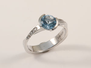Silberring mit Topas und Brillant