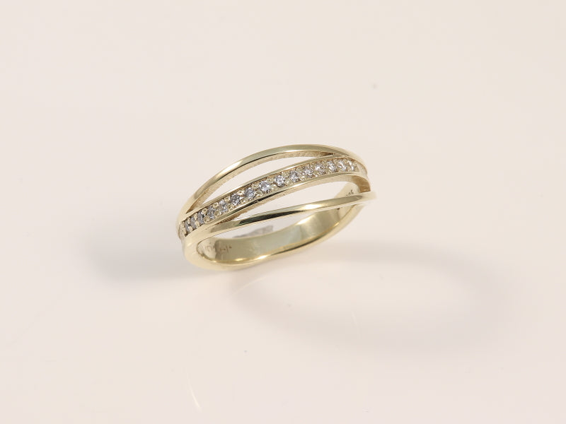 Gelbgoldring mit Brillant