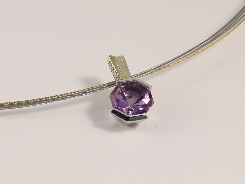 Gelbgold Weissgoldanhänger mit Amethyst und Brillant