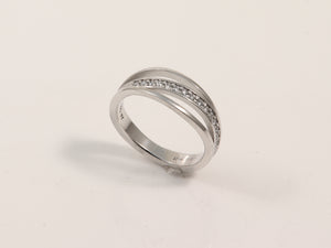 Weissgoldring mit Brillant