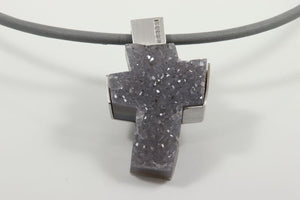 Silberanhänger mit Achatkreuz