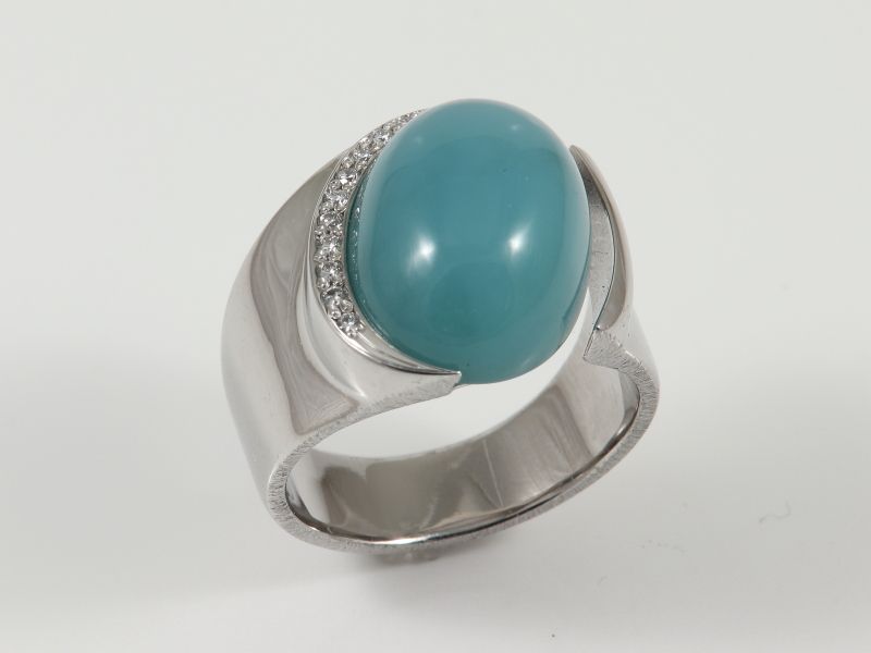 Weissgoldring mit Aquapras