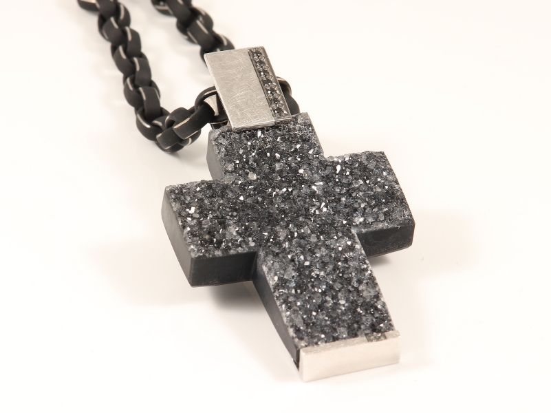 Silbercollier mit Achatkreuz