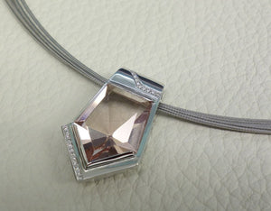 Weissgoldcollier mit Morganit