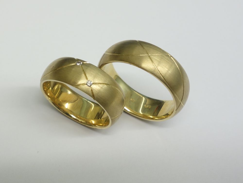 Gelbgoldtrauringe