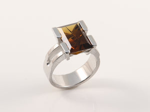 Weissgoldring mit Rauchtopas