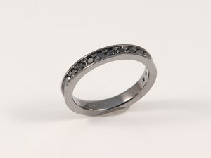Weissgoldmemoirering aus 585Pd mit 0,42ct. Brillant