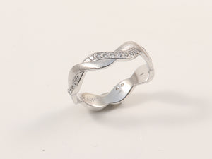 Weissgoldring mit Brillant